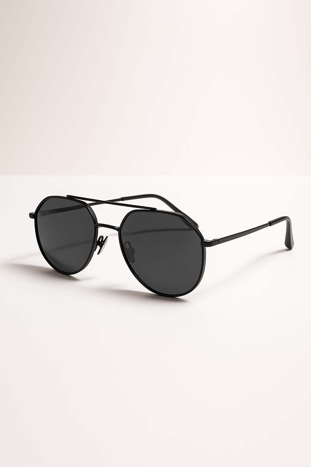 Sleek Aviator Black